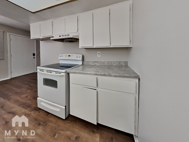 Building Photo - 8125 N 33rd Dr