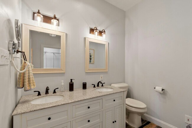 Building Photo - 42 St Annes Ct