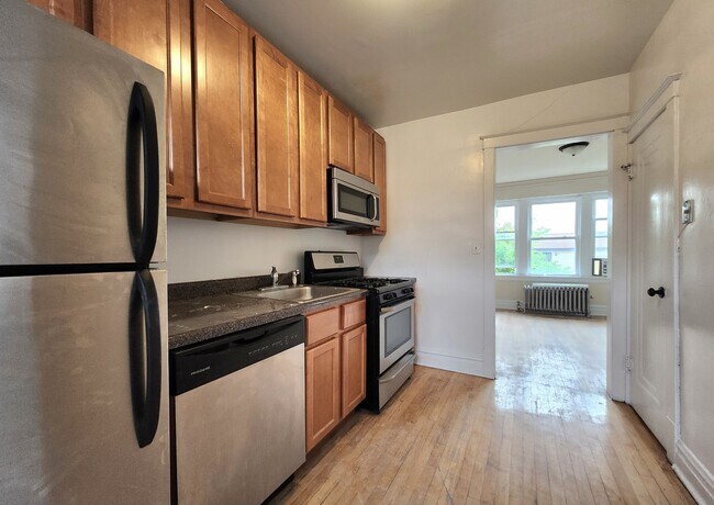 Building Photo - 5139 W Windsor Ave