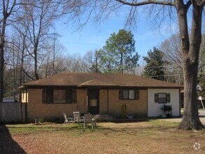 Building Photo - Contact Peggy Goodman 501 676 1758 or Heat...
