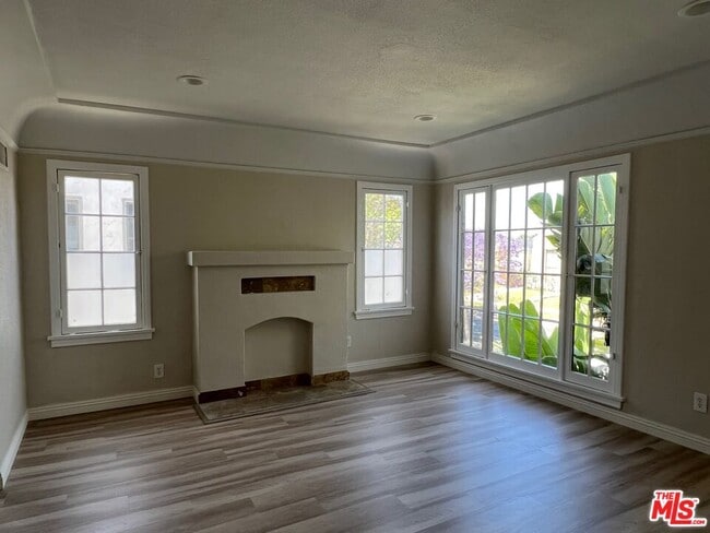 Building Photo - 1282 S Highland Ave