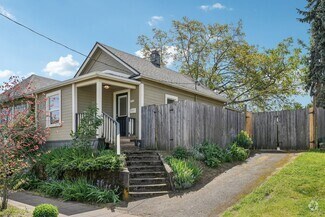 Building Photo - Charming 2 bed 1 bath Bungalow