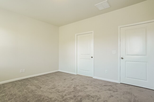 Building Photo - 6244 Whirlaway Rd