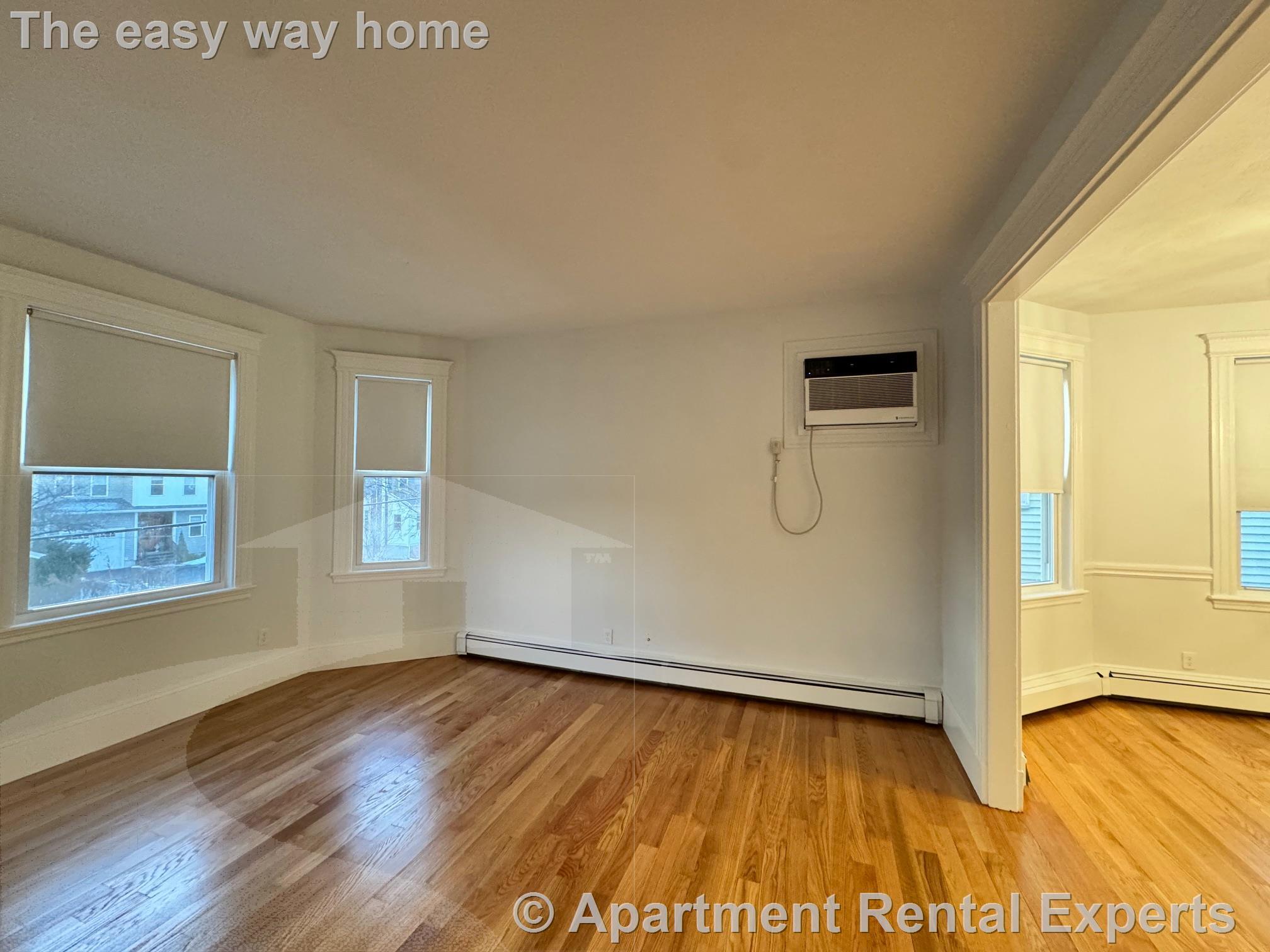 Building Photo - 136 Sharon St