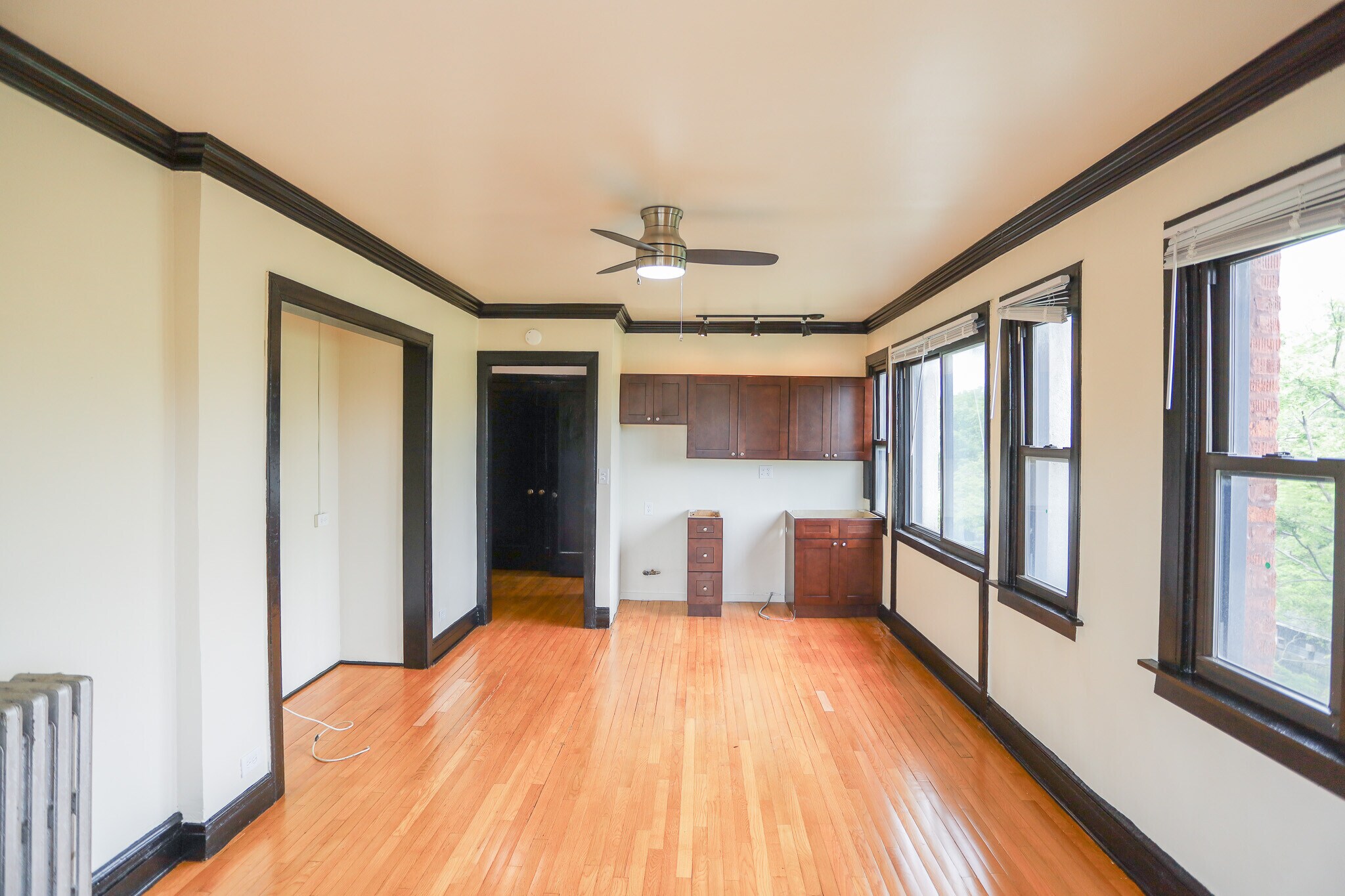 Building Photo - 4546 N Malden St