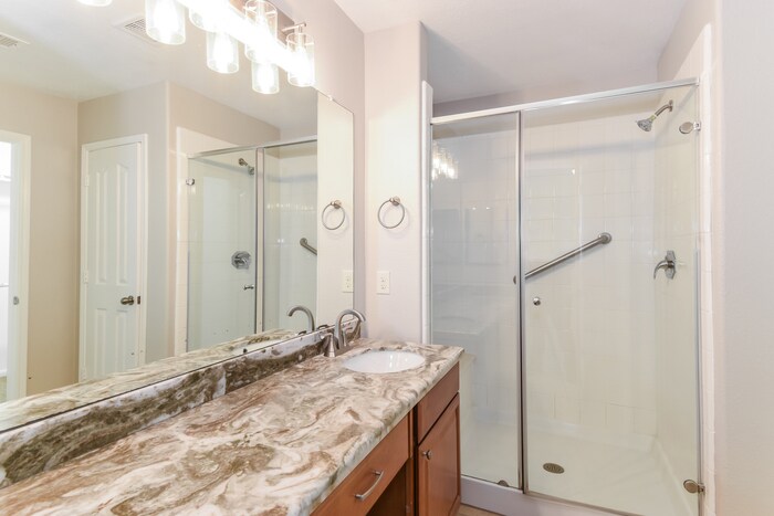 Building Photo - 5047 Gulf Stream Ln