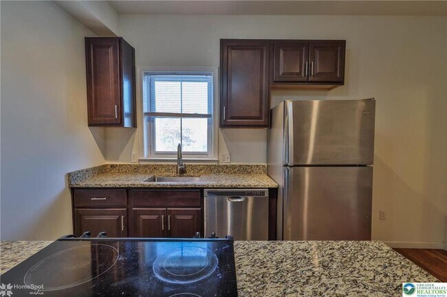 Building Photo - 328 Polk St