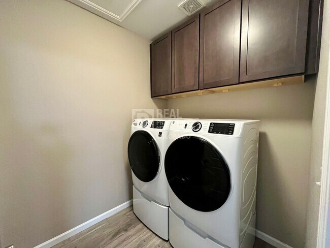 Building Photo - 7873 Florado St