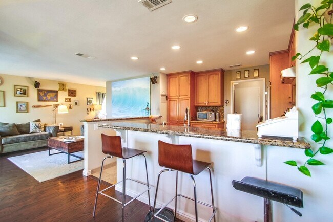 Building Photo - 3064 Avenida Christina