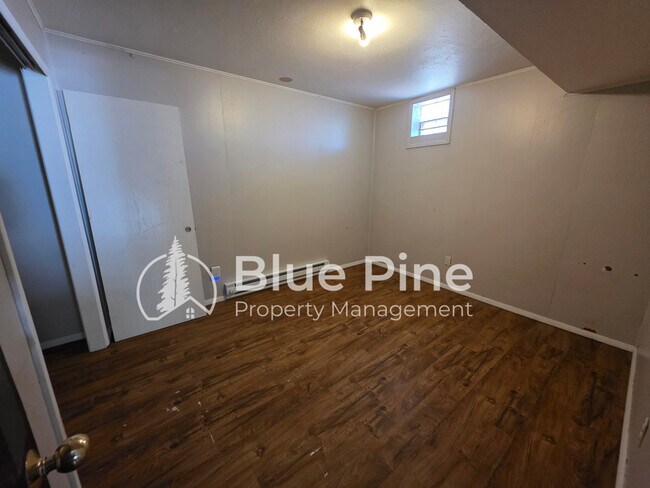 Building Photo - 840 Garfield St