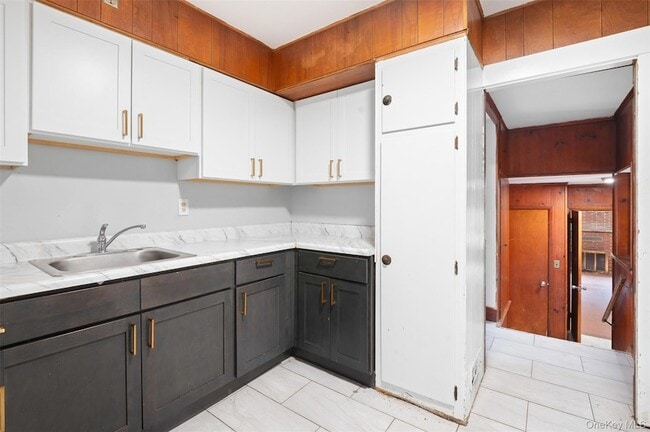 Building Photo - 5 Lincoln St