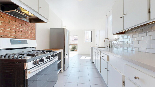 Building Photo - Charming Inner Sunset Single Family Home w...