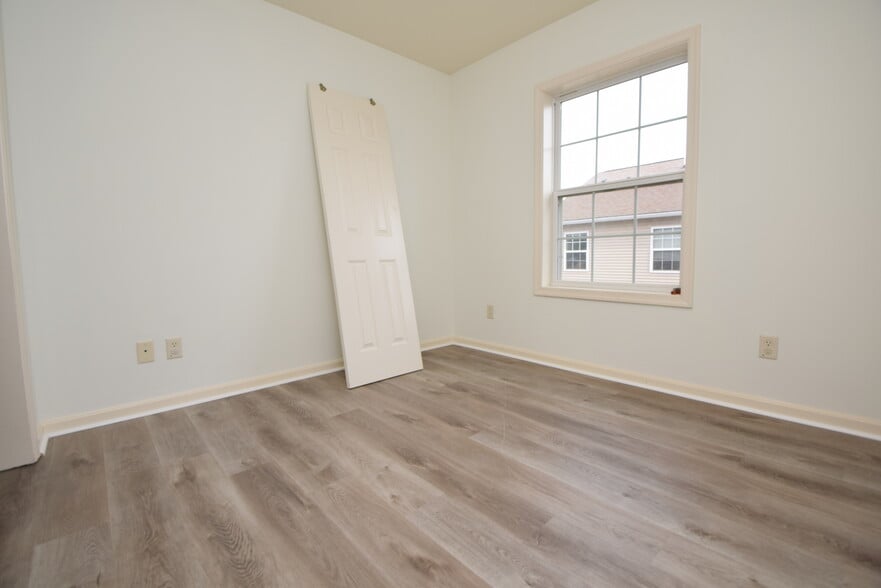 bedroom two - 309 Putnam St