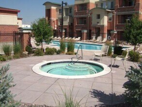 Building Photo - 2BR/2.5BA High-End Townhome with Attached ...