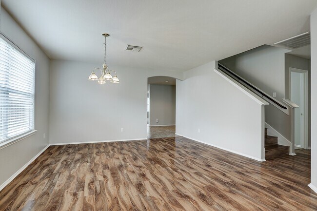 Building Photo - 223 Sunset Colony Dr