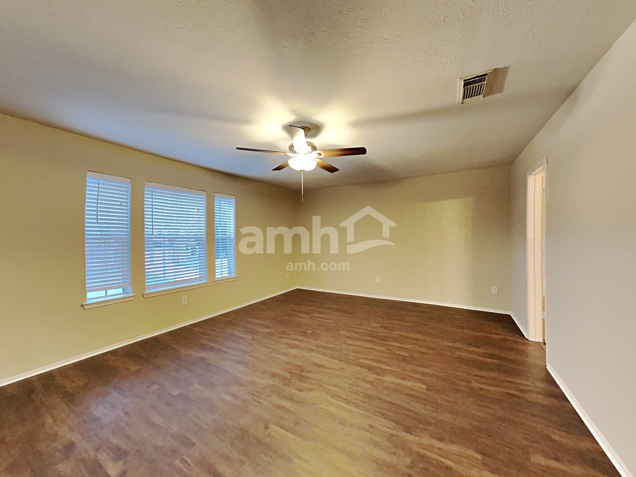 Building Photo - 4135 President's Dr W