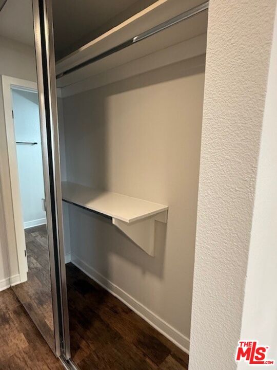 Building Photo - 7660 Beverly Blvd