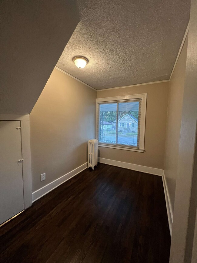 Front Bedroom - 305 Kensington Ave