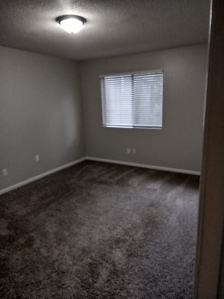 Building Photo - 1445 Riverwood Ct