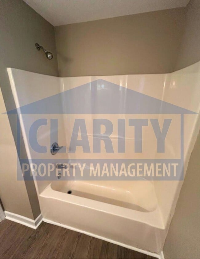 Building Photo - Three-bedroom home in Downtown Cleveland!