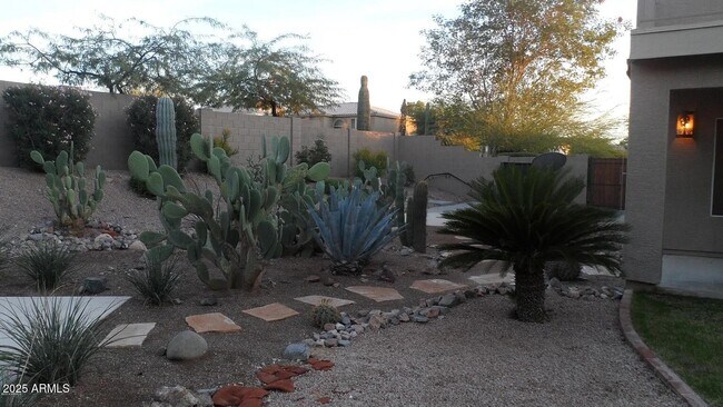 Building Photo - 6406 W El Cortez Pl
