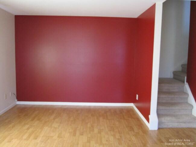 Building Photo - 3238 Alpine Dr