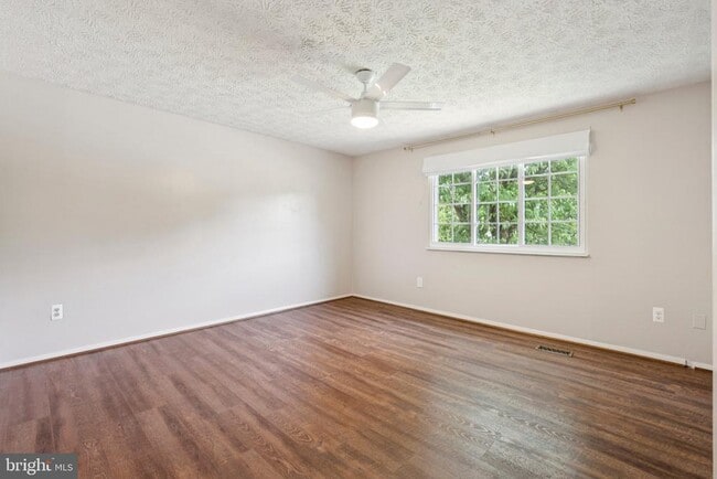 Building Photo - 115 S Dickenson Ave