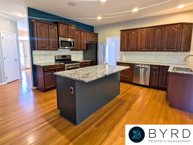 Building Photo - 7757 Hampton Green Dr