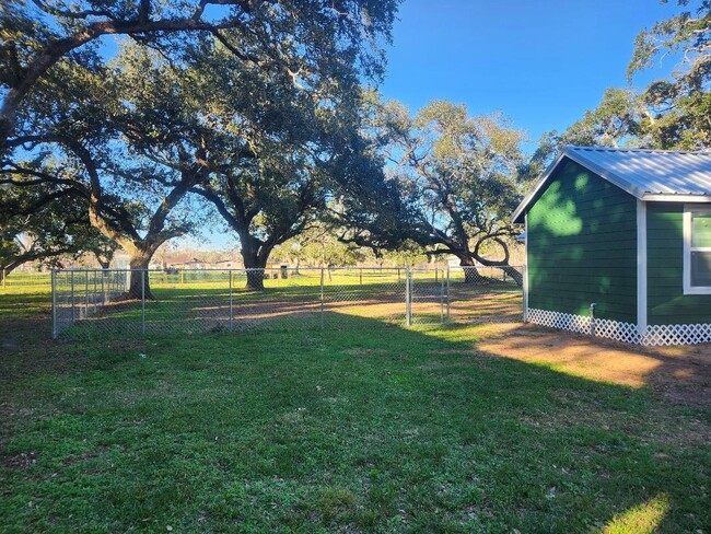 Building Photo - 6222 S. F. Austin Road