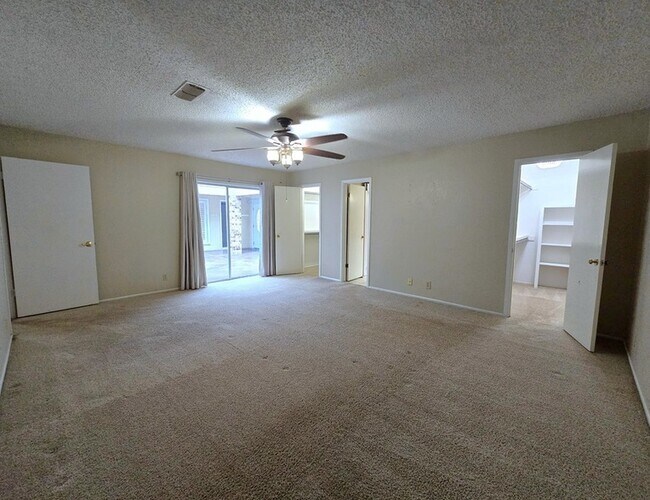 Building Photo - 2809 Moss Ave