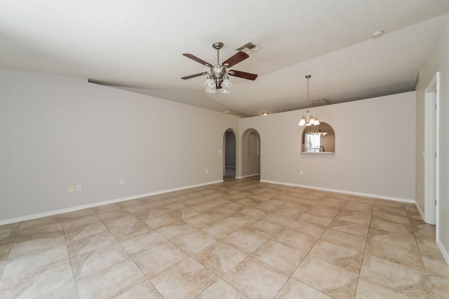 Building Photo - 1479 Muir Cir