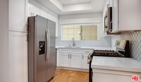 Building Photo - 1420 Peerless Pl