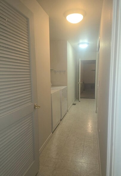 Building Photo - 772 Glen Ct