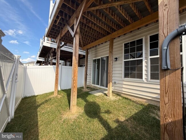 Building Photo - 4721 Six Forks Dr