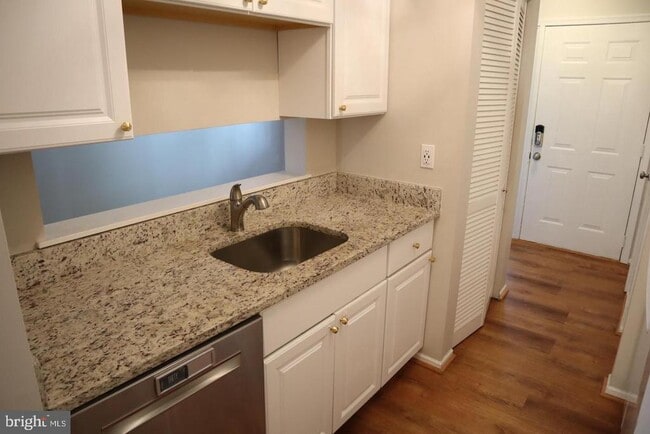 Building Photo - 3030 Ohara Pl
