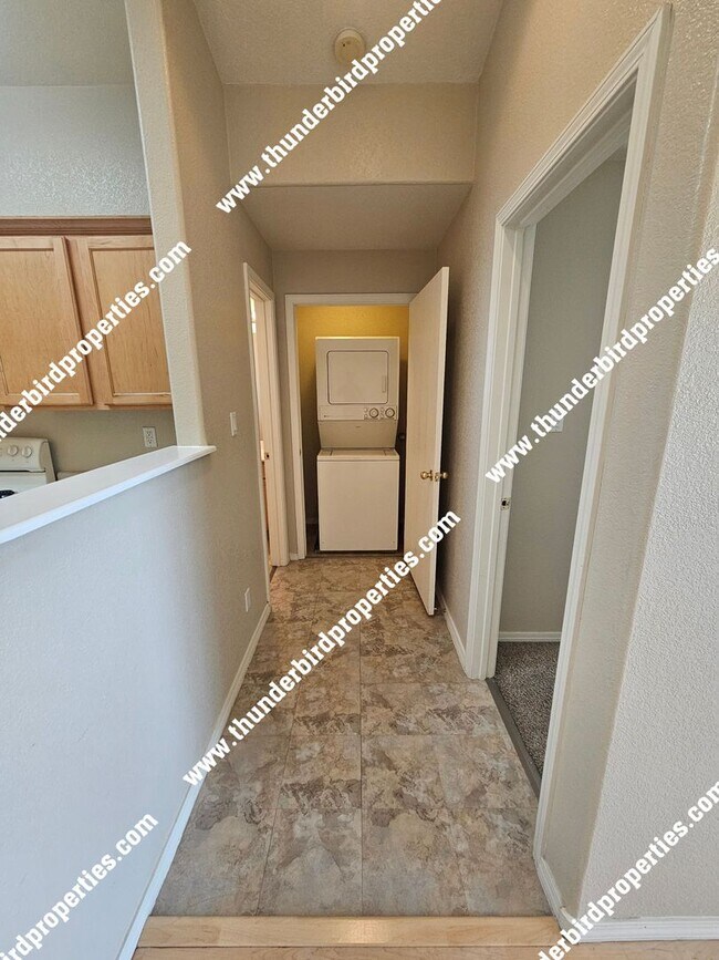 Building Photo - 5743 Valle Alegre Pl NW