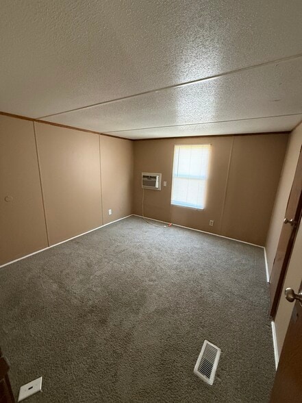 Building Photo - 8733 School St