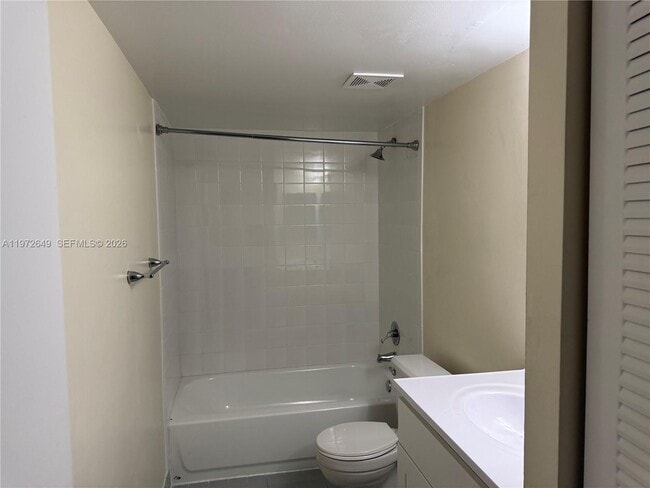 Building Photo - 915 NW 1st Ave