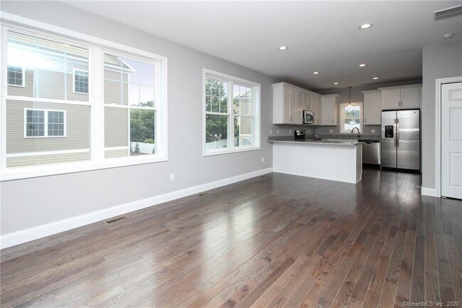 Building Photo - 35 Ringgold St