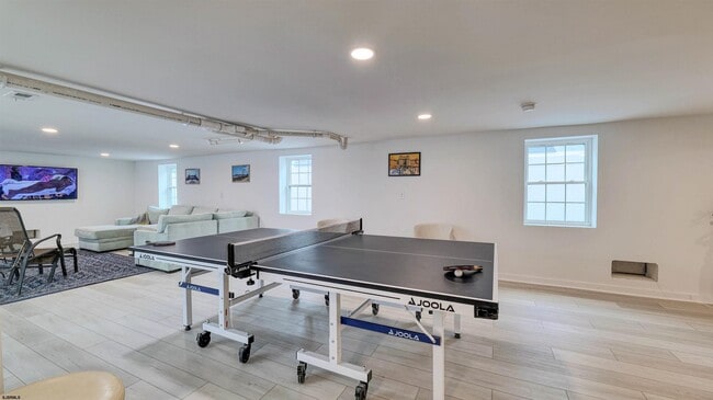 Building Photo - 6223 Winchester Ave