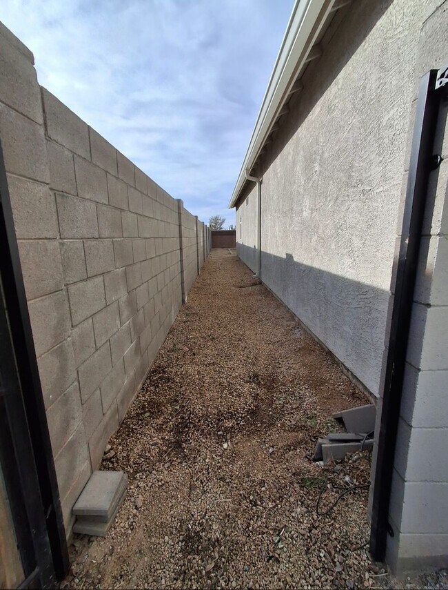 Building Photo - 36672 N Asturian Vly Wy