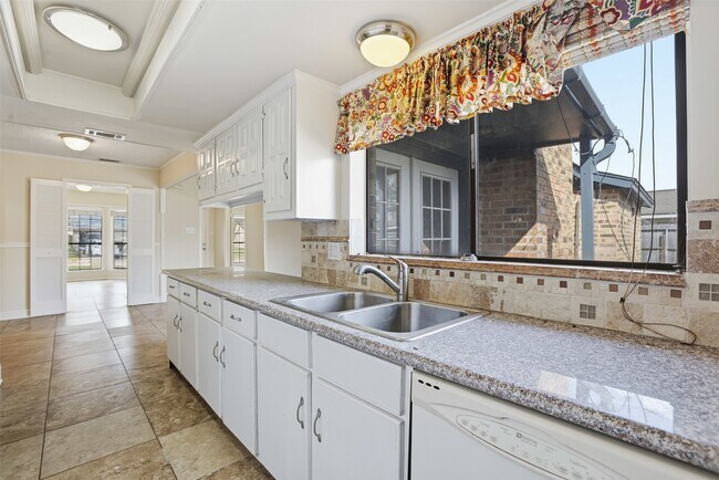 Building Photo - 3918 Wintergreen Dr