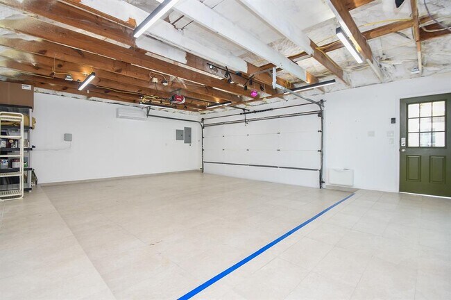 Building Photo - 23210 Greenrush Dr
