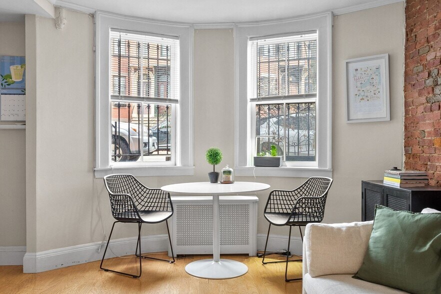 Building Photo - 15 Dartmouth St