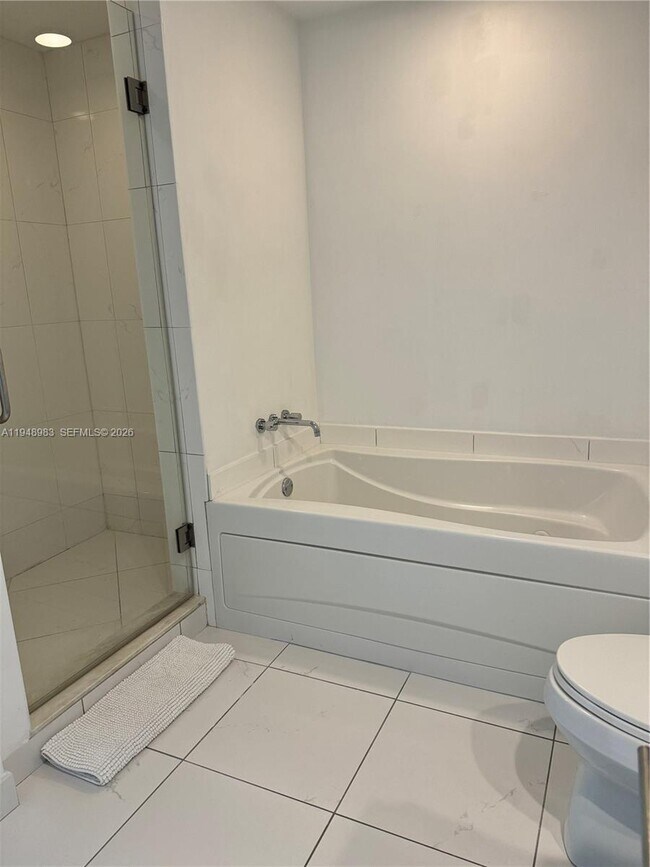 Building Photo - 500 Brickell Ave