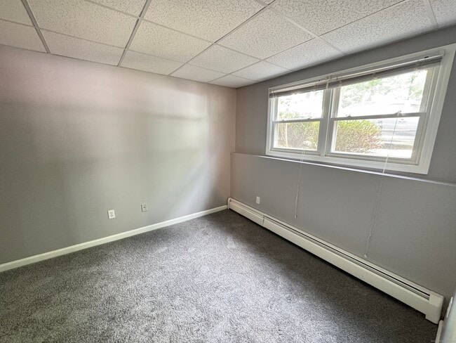 Building Photo - 1370 Highland Ave