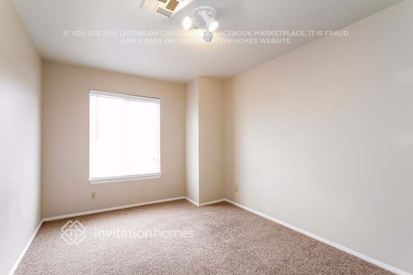 Building Photo - 7312 Queen Palm Dr