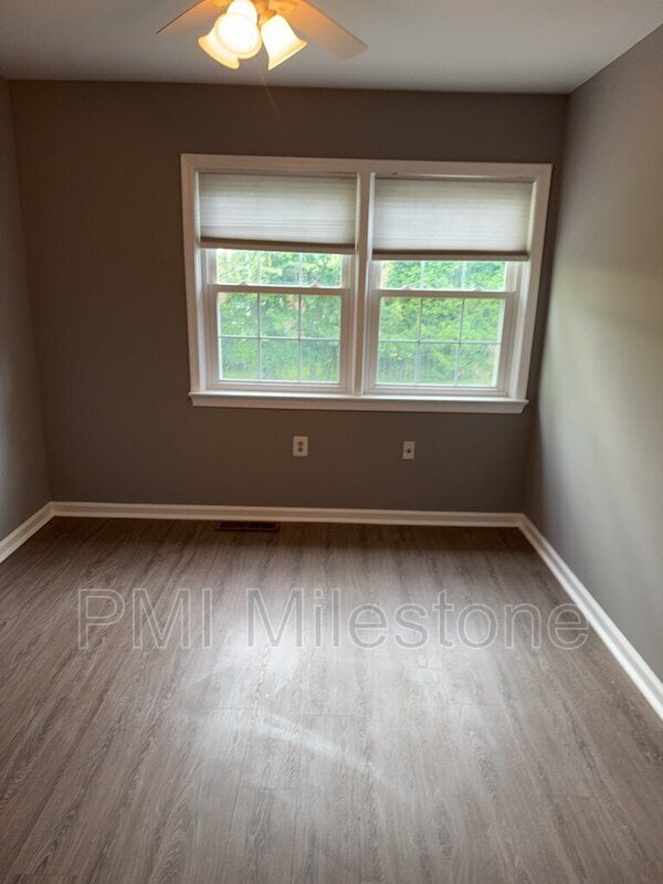 Building Photo - 749 Azalea Dr