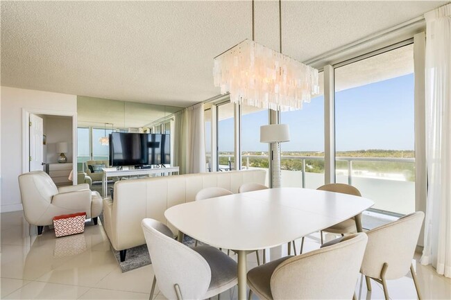 Building Photo - 3554 Ocean Dr