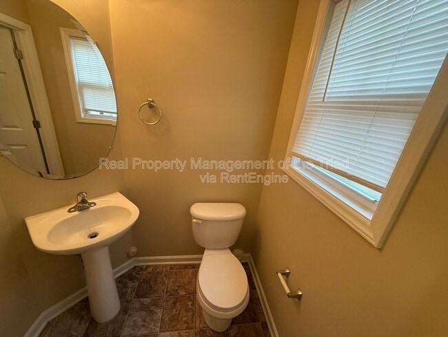 Building Photo - 1124 Highstone Dr